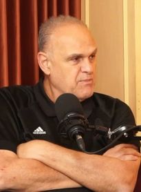 Morre Oscar Schmidt, lenda do basquete brasileiro