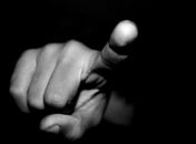 Você é preto e gay. E  candomblé é religião de preto e homossexual- disse o chefe.