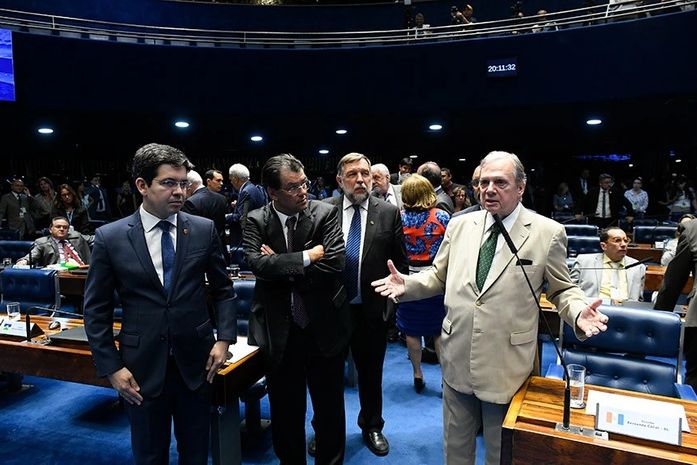 Casa aprovou com 54 votos favoráveis e nenhum contrário.