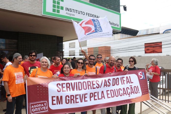 Técnicos e professores do IFAL iniciam greve por tempo indeterminado, nesta quarta-feira (3)