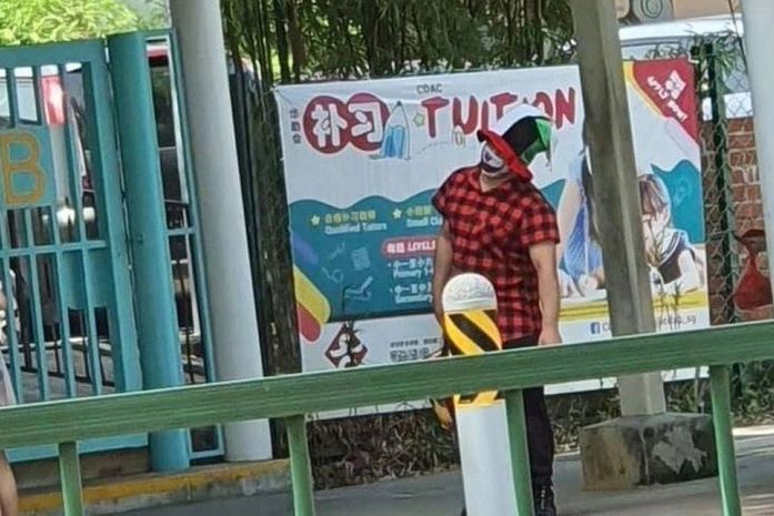 Escola de oratória usa palhaços para atrair crianças e gera medo em Singapura