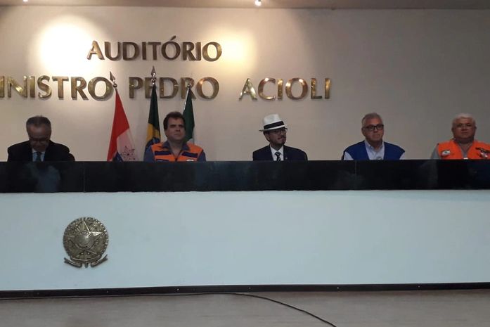 Técnicos estiveram reunidos durante a divulgação do laudo