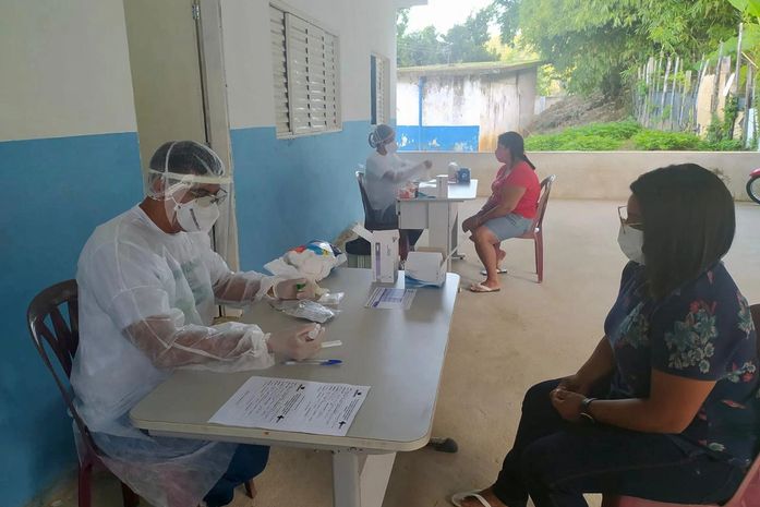 Saúde de Branquinha intensifica ações de enfrentamento à Covid-19 na feira livre