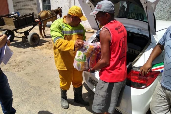 Carroceiros recebem incentivo para fazer descarte em Ecopontos