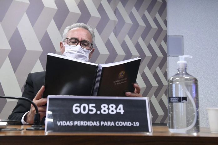 Com 7 votos a favor e 4 contra, CPI da Covid aprova relatório, atribui nove crimes a Bolsonaro e pede 80 indiciamentos