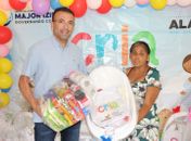 Prefeitura de Major Izidoro entrega kits de enxovais as mães izidorenses