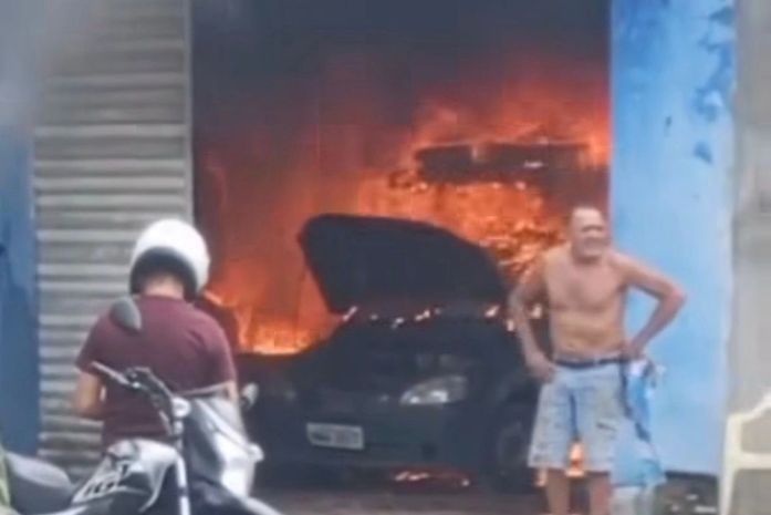 Cenário de destruição: fogo consome veículos em oficina no Agreste de Alagoas