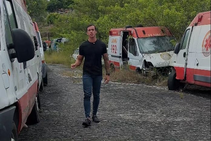 Deputado Leonam fiscaliza cemitério de ambulâncias e cobra reparo imediato: “poderiam estar salvando vidas!”