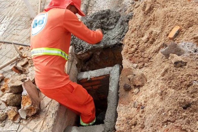 Prefeitura de Maceió realiza serviços de drenagem em ruas da capital