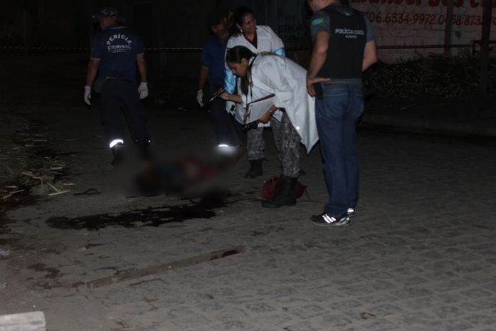 Perícia investiga corpo