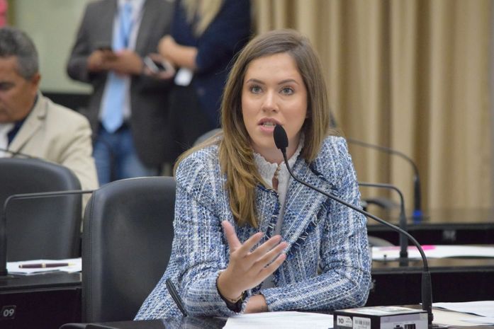 Deputada Cibele Moura