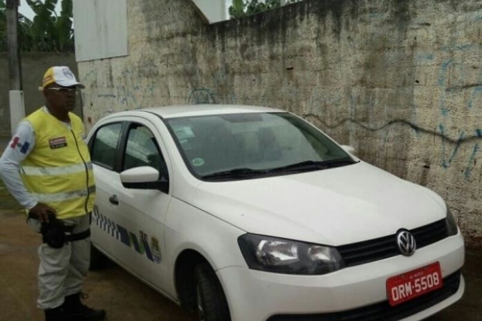 Ronda no Bairro recupera veículo roubado no Jacintinho