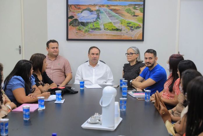 Prefeito Luciano anuncia novos investimentos na educação infantil em reunião com gestoras de creches