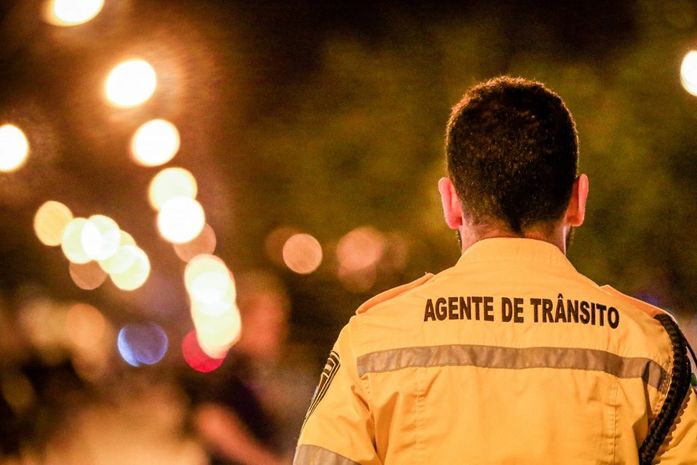 Agente da Superintendência Municipal de Transportes e Trânsito (SMTT)