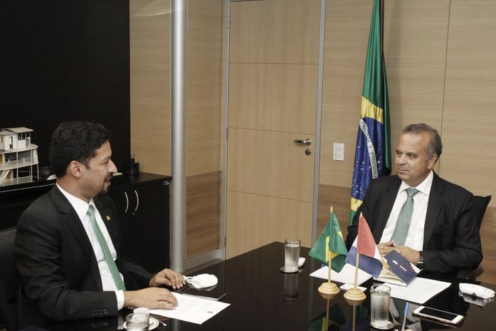 Ministro se compromete em liberar recursos para construir casas populares em Marechal Deodoro