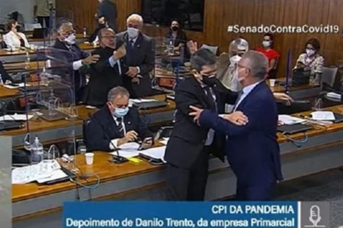 "Picareta" e "vagabundo": Renan Calheiros e Jorginho Mello batem boca durante a CPI