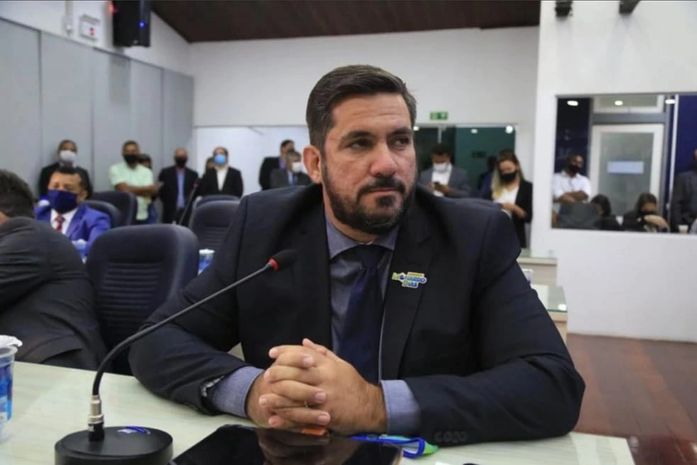 Em nove meses de mandato, Leonardo Dias devolveu mais de R$ 66 mil aos cofres públicos