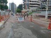 Obra em rede de esgoto interdita via na Ponta Verde; liberação deve ocorrer neste domingo (3)