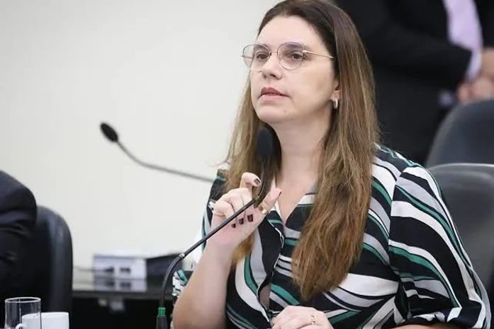 Fazer revolução na educação, de Maceió, como um processo de reestruturação, tornando-a mais humanizada, inclusiva e dialógica exige, sobretudo, tempo.