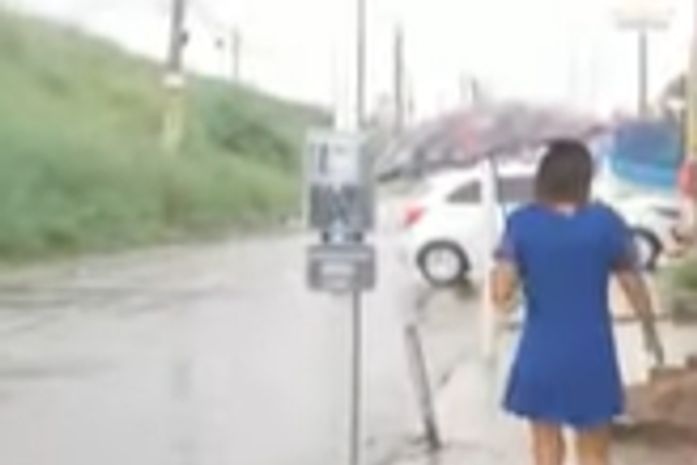 Procon Arapiraca notifica Equatorial para que postes sejam retirados de calçadas de residências no bairro Planalto em até 72h