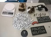 Menor armado é apreendido com 1kg de maconha