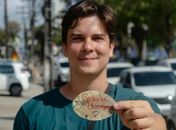 Quem é o vereador eleito no NE com mais de 30 mil votos que usava “santinhos” feitos de folhas