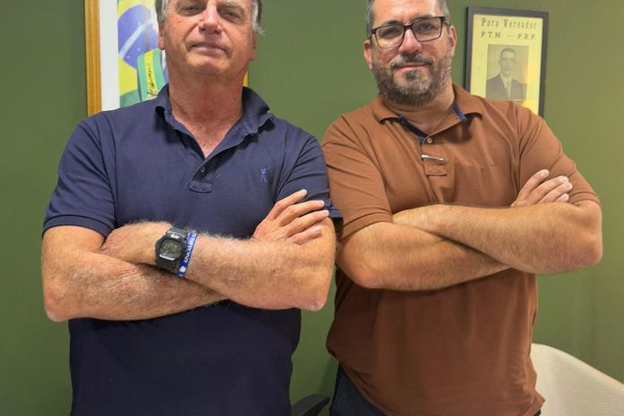 Leonardo Dias se encontra com Bolsonaro e leva mensagem de apoio dos bolsonaristas em Alagoas