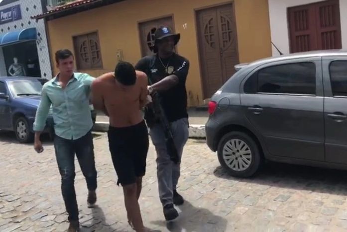 Acusado de matar idoso na frente da mãe de 90 anos é preso