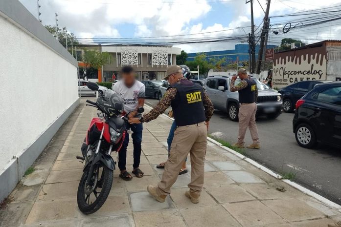 Dez motociclistas são flagrados pela DMTT cometendo infrações no Murilópolis