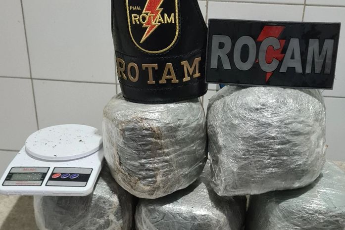 Com denúncia de morador, polícia apreende 5kg de maconha dentro de residência em condomínio