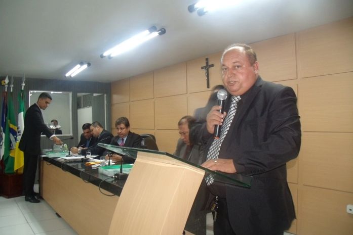 Vereador Edvanio do Zé Baixinho diz que Rogério Teófilo tem o corpo fechado e deveria ser mordido pelo mosquito da dengue para sentir o mesmo que a população