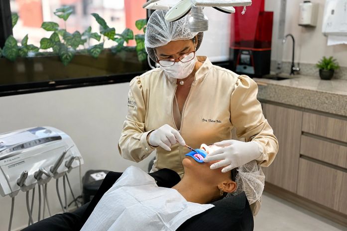 Reabilitação oral vai além da estética e ajuda a recuperar funções comprometidas pela perda dentária, explica dentista