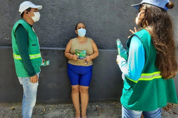 Foco da ação foi inibir o descarte irregular e orientar moradores sobre a coleta domiciliar na região