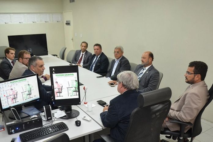 Advogados criticam visita de Alfredo Gaspar a 17º Vara Criminal