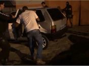 Para extorquir mãe, filho simula o próprio sequestro com traficantes e pede resgate