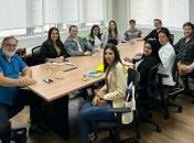 Equipe técnica da educação de Limoeiro de Anadia se reúne com empresa responsável pelos tablets entregues na rede municipal