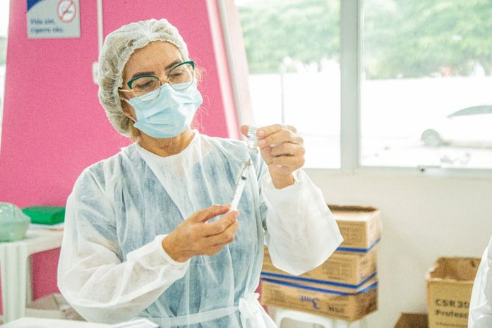 Arapiraca começa a vacinar pessoas com 47 anos ou mais contra a Covid-19