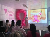 Outubro Rosa: Hapvida Maceió promove ação para funcionários e pacientes
