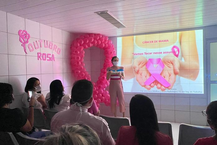 Outubro Rosa: Hapvida Maceió promove ação para funcionários e pacientes