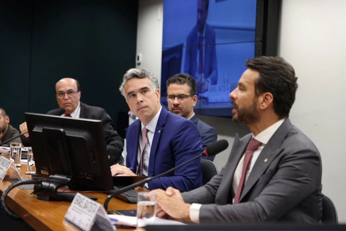 Rafael Brito lidera último debate sobre a construção do Sistema Nacional de Educação