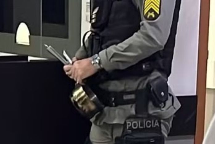 “Moção de aplausos”: vereador sai em defesa de PMs envolvidos na detenção de porteiro após panelaço