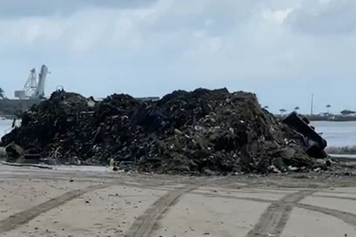 Lixo na Praia da Avenida