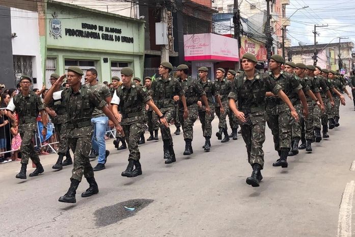 Tiro de Guerra 07/015 abre o desfile da Independência em Arapiraca