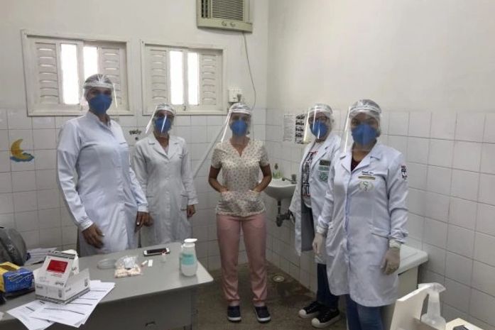 Projeto colaborativo doa protetores faciais para profissionais de saúde de Arapiraca