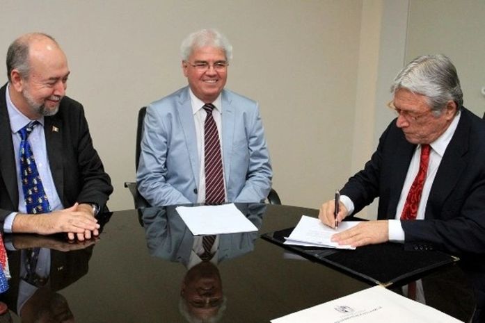 Governador assina recondução de Sérgio Jucá ao comando do Ministério Público