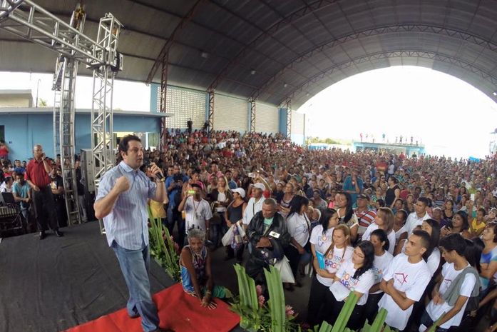Prefeito de Rio Largo realiza sorteio das casas do Antônio Lins de Souza