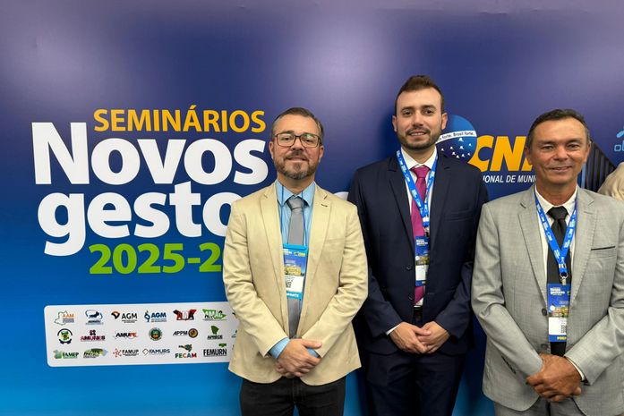 Prefeito de Anadia e prefeito eleito participam de Seminário em Brasília