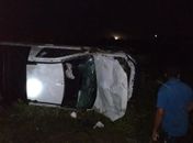 Motorista perde controle de veículo, sai de pista e provoca capotamento na AL-115