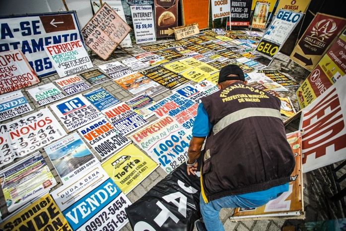 Fiscalização apreende mais de 5,5 mil peças publicitárias irregulares em Maceió