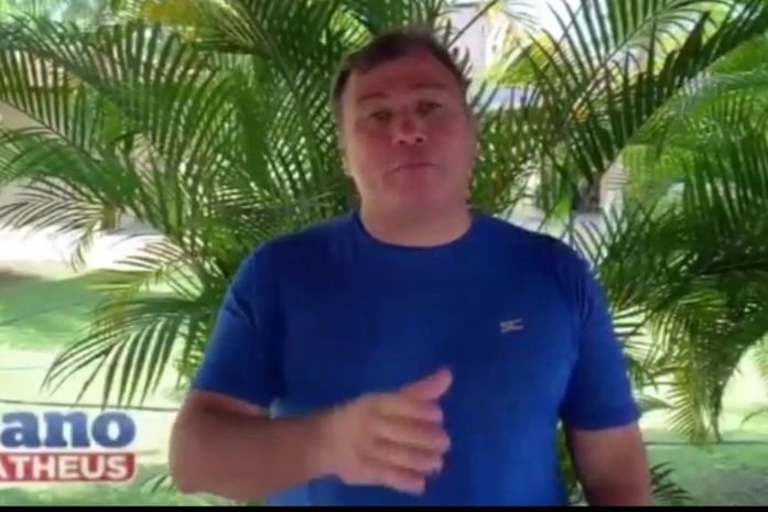 Imagem congelada do vídeo de Cristiano Matheus, com promessa de ser prefeito em sua terra natal